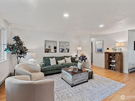 4th image of 16954 SE 255th Place