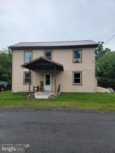 10 N Mallard St, Mill Hall, PA, 17751