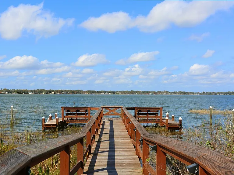 Lakeshore Club — Photo 11