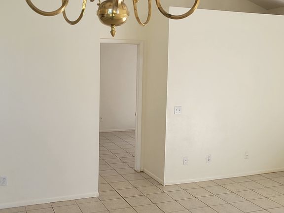 5th image of 405 Oakwood Blvd