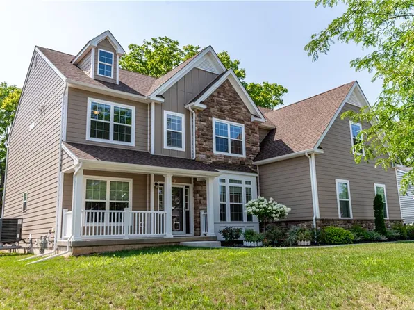 2668 Hollow View Dr, Easton, PA 18040