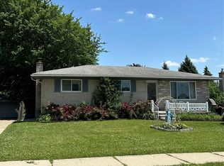 32302 Ryan Rd, Warren, MI 48092