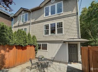 9726A Woodlawn Ave N, Seattle, WA