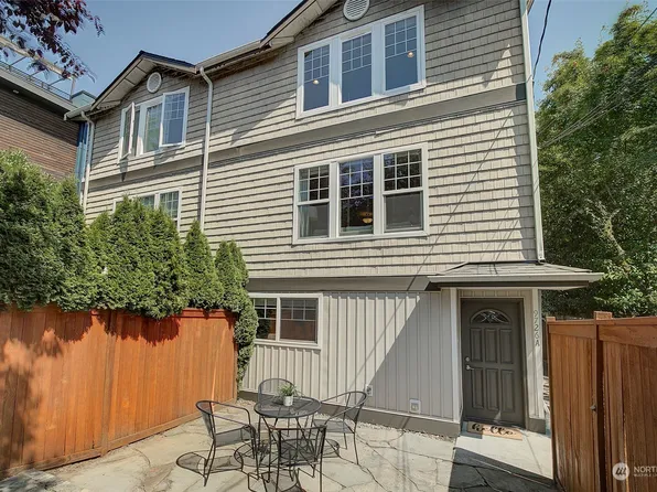 9726 A Woodlawn Avenue N, Seattle, WA 98103