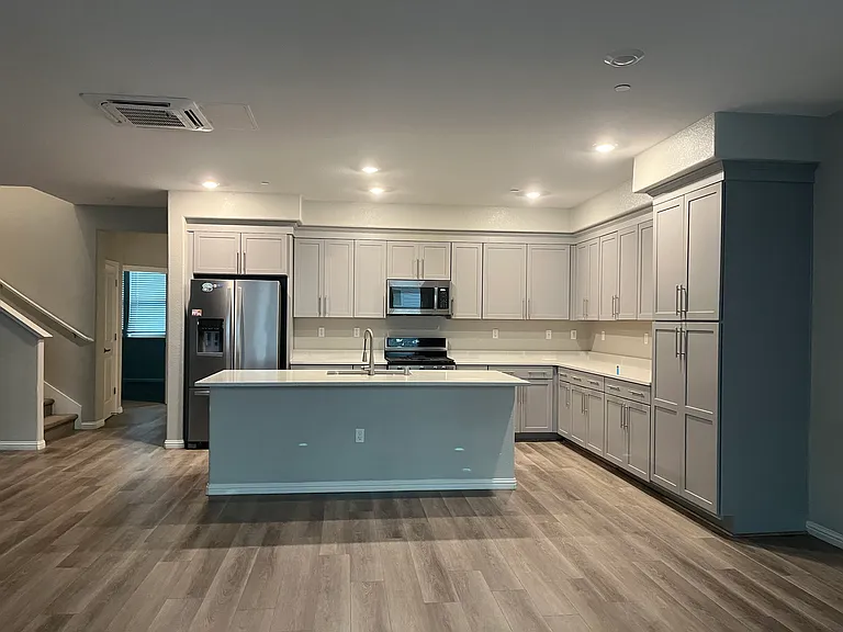 6812 Steel Ct — Photo 2