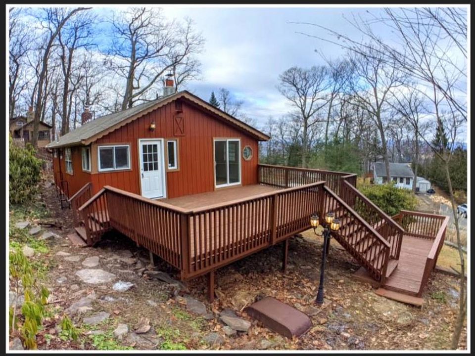 1st image of 19 Oakwood Trl S