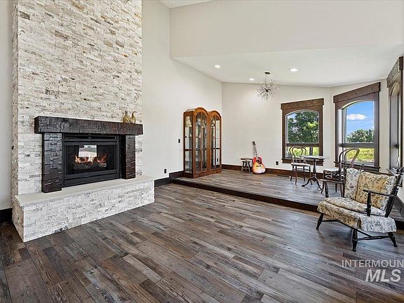 4th image of 2800 W Idaho Blvd