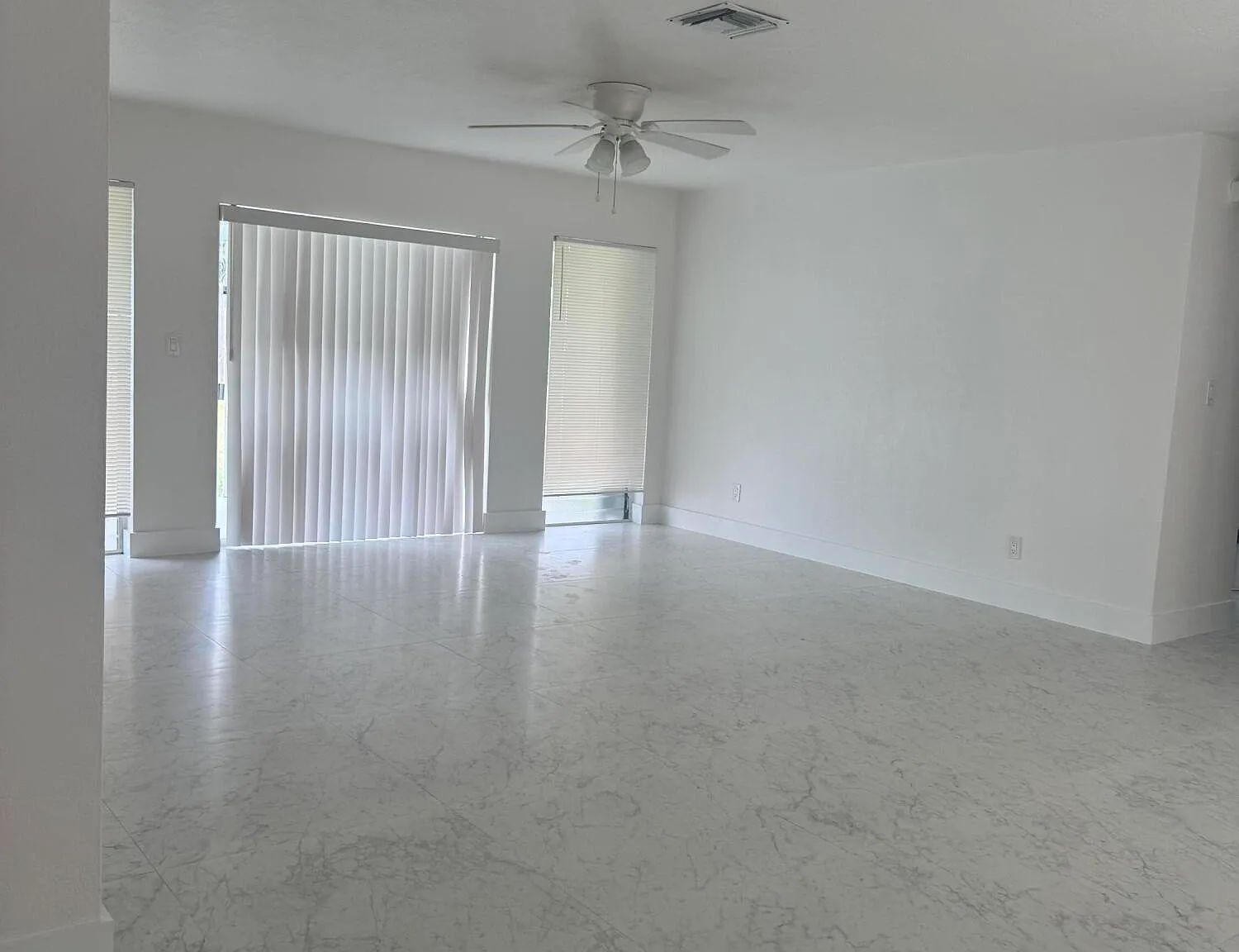 2 bed, 1.0 bath, 977 sqft, $2,200 — Photo 4