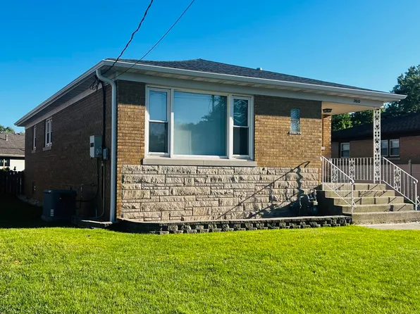 2610 41st St, Highland, IN 46322