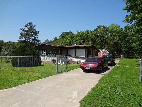 2nd image of 210 Leaf Ln