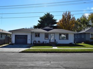 204 I Ave, Grundy Center, IA 50638