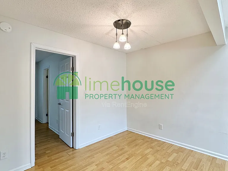 3207 Creekside Dr — Photo 5