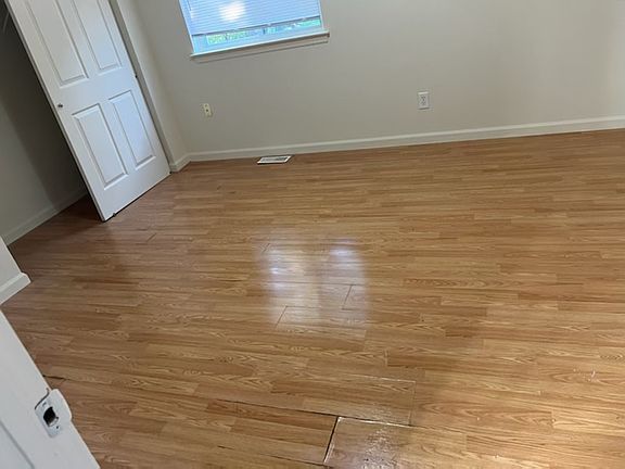 5th image of 633 Palisades Dr #633