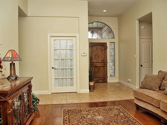 3rd image of 318 Nautilus Ave