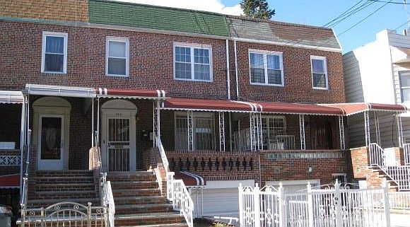 2nd image of 384 E 54th St