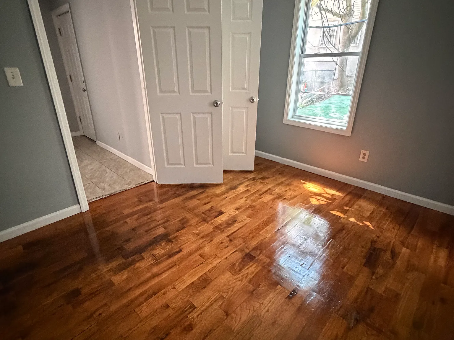 3 bed, $2,050 — Photo 4