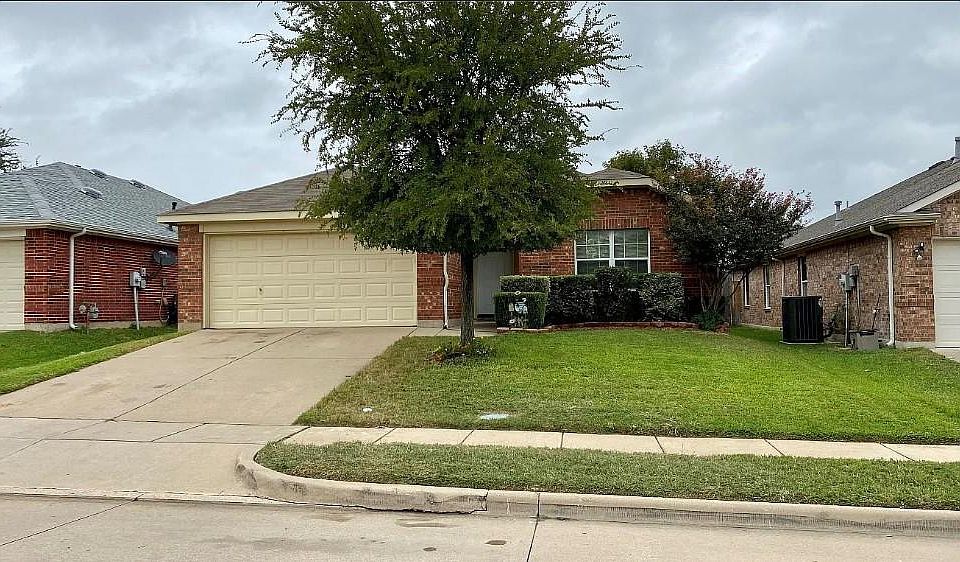 1st image of 1405 Bluff Oak Way