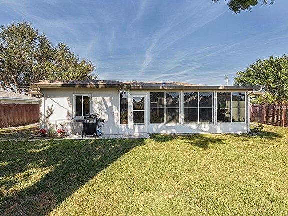 4th image of 2310 Sandlewood Dr