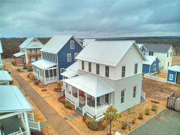 4th image of 37 Center Ln S