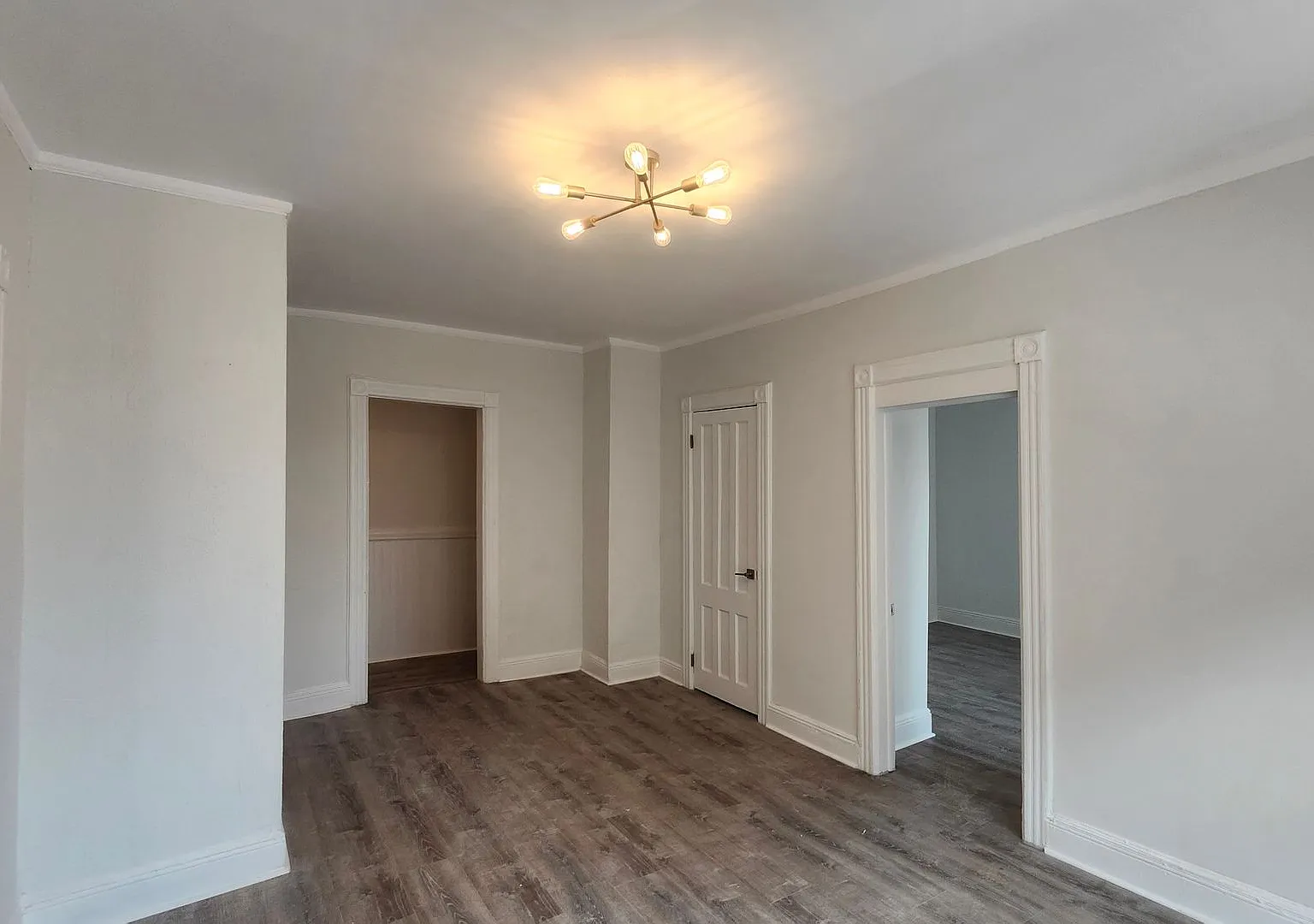 200 Irving Residential — Photo 2