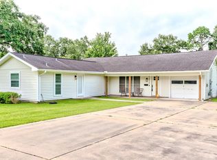 1411 N 17th St, Nederland, TX 77627