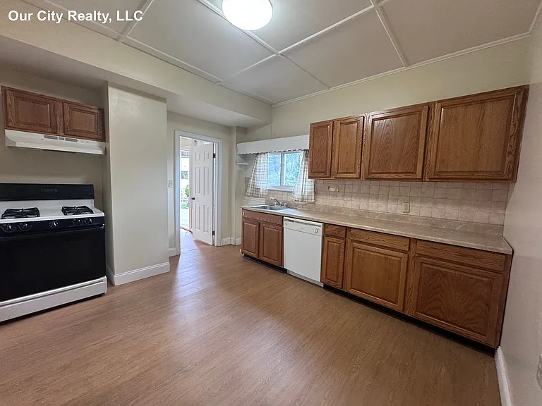 72 Bower St #1 — Photo 2