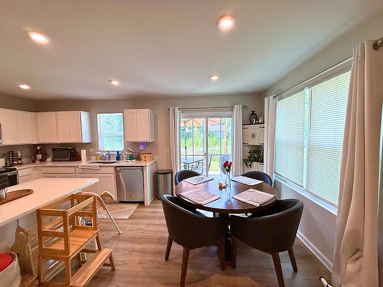 168 Sarnesfield Way — Photo 6