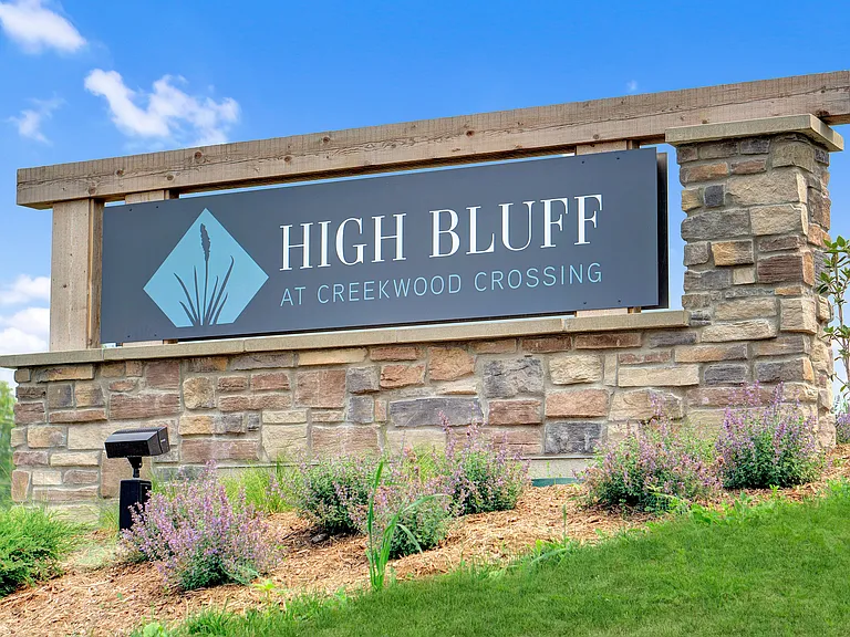 High Bluff at Creekwood Crossing Community Sign