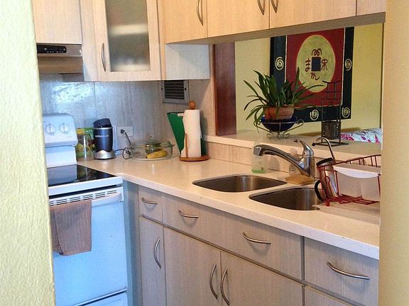 CT 524 KITCHEN 1