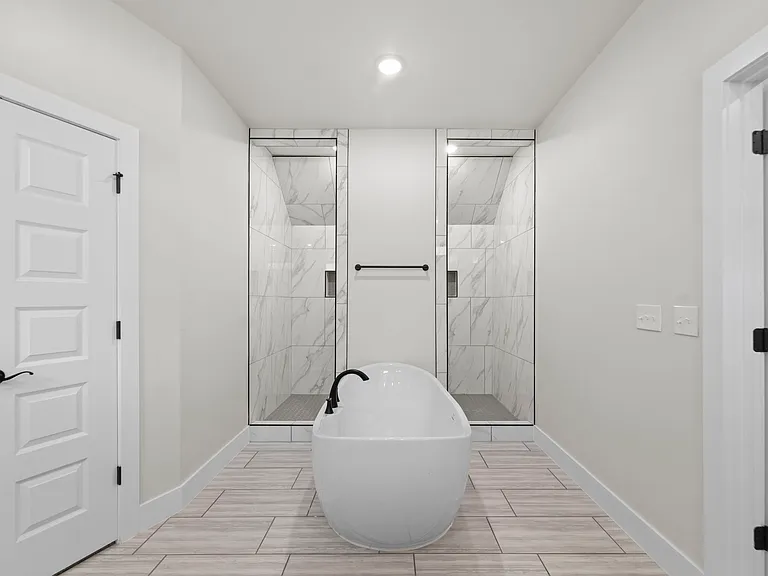1110 Montieri Dr — Photo 6