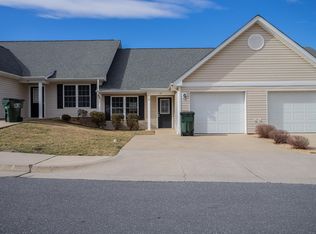 22 Paige Dr, Staunton, VA 24401