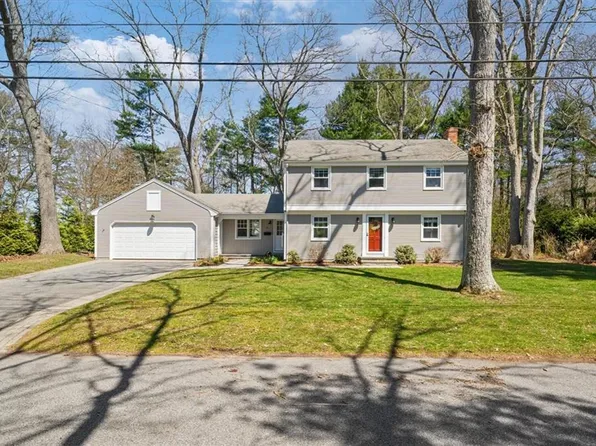 11 Knapton St, Barrington, RI 02806