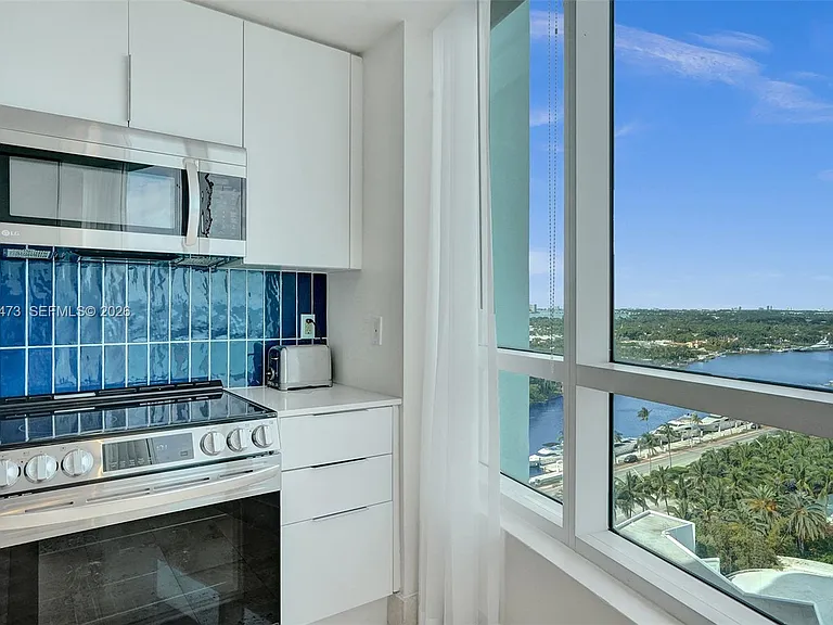4401 Collins Ave #1503 — Photo 14