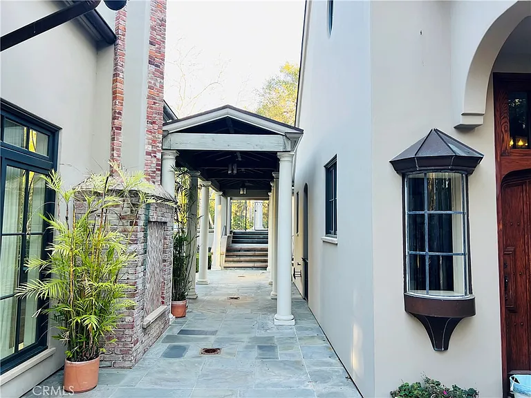 4110 Woodleigh Ln — Photo 6
