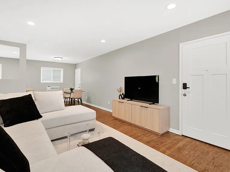 1809 W Farnum Ave #3 — Photo 7
