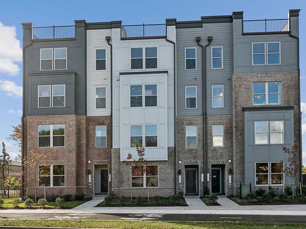 2138 Glacier Rd, Herndon, VA 20170