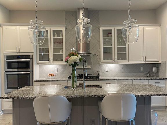 3rd image of 2991 Lucena Ln