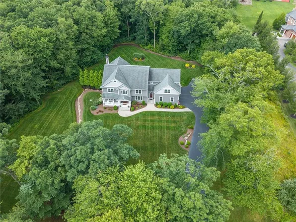 95 Taggart Ct, East Greenwich, RI 02818