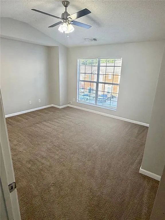 2 bed, 2.5 bath, 1492 sqft, $1,675 — Photo 3
