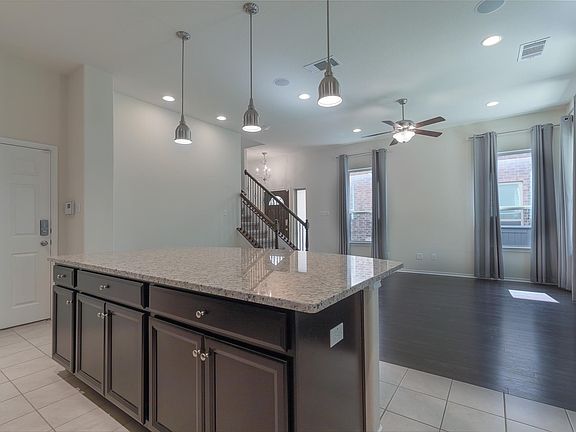 4th image of 2105 Town Centre Dr Unit 7