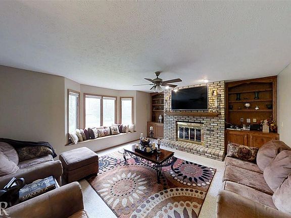 4th image of 5 Earls Ct