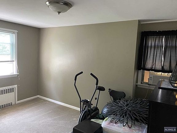 4th image of 282 Van Buren St Floor 2
