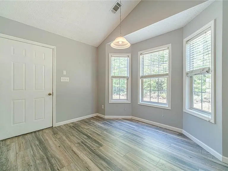 1617 Amhearst Walk Rd — Photo 14