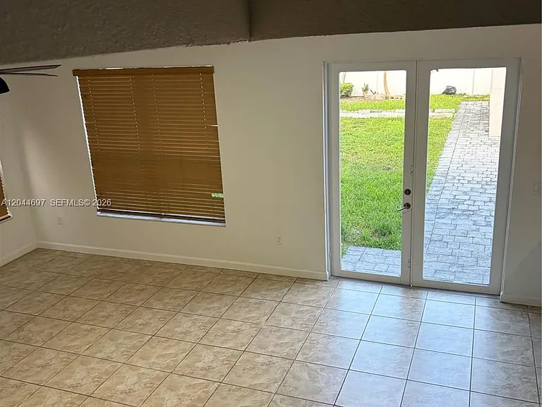 9283 SW 172nd Ave — Photo 4