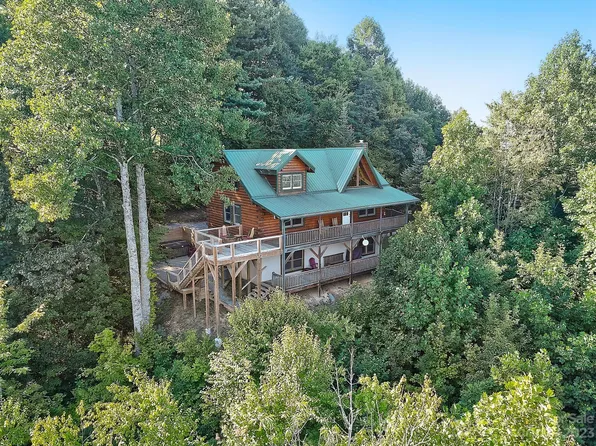 95 Ridge Top Circle Rd, Clyde, NC 28721