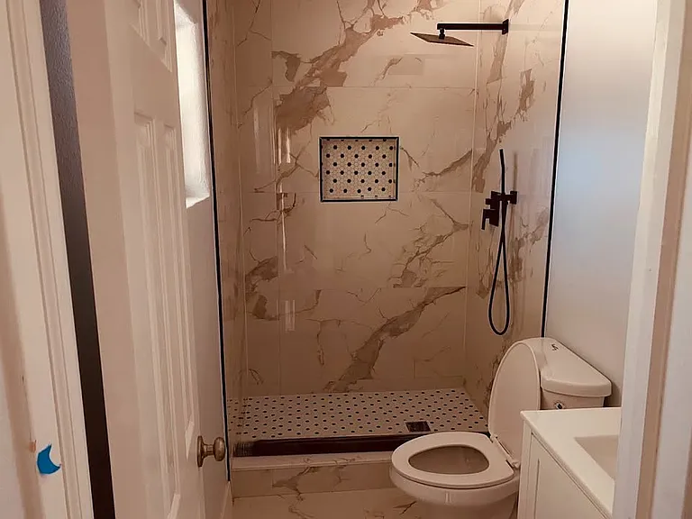 131 W Atwater Ave — Photo 3
