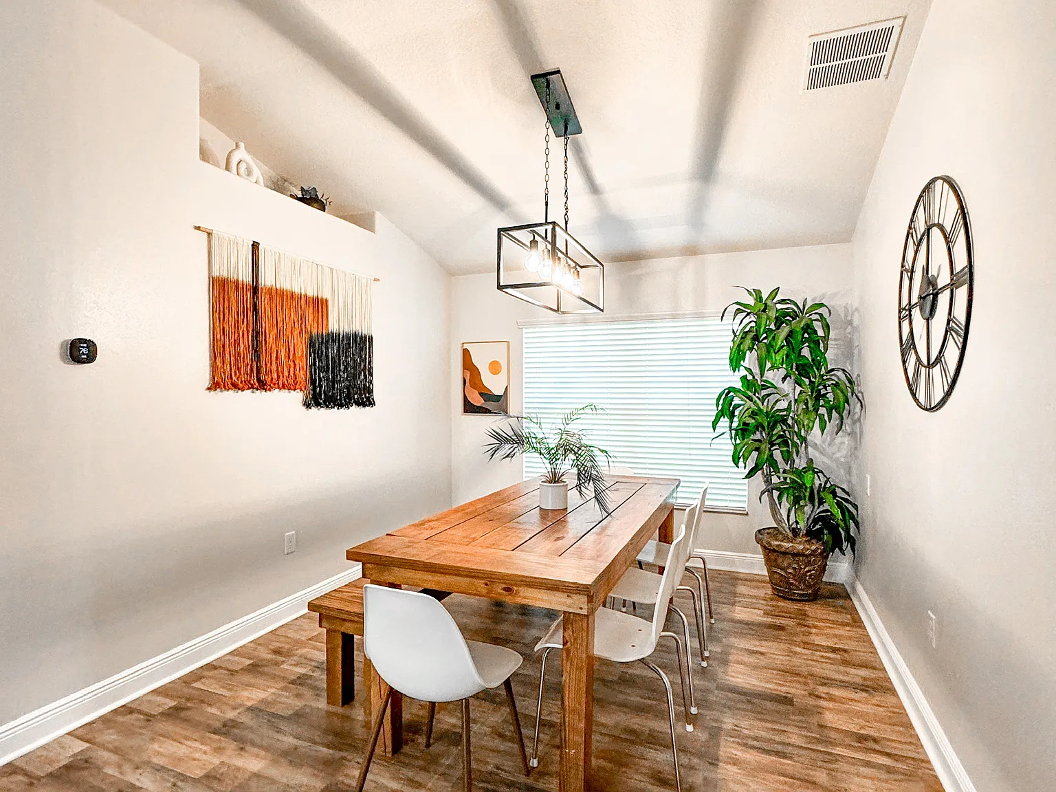4 bed, 1975 sqft, $5,800 — Photo 3