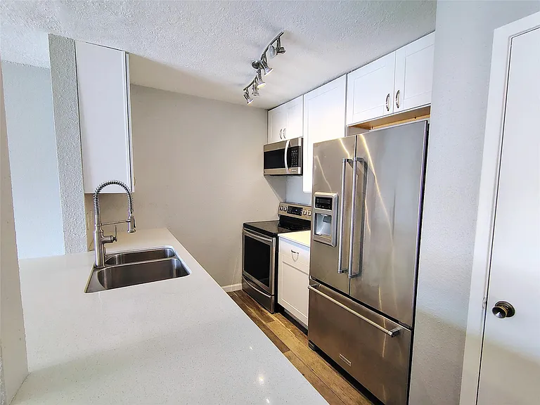 205 Yacht Club Ln #205 — Photo 7