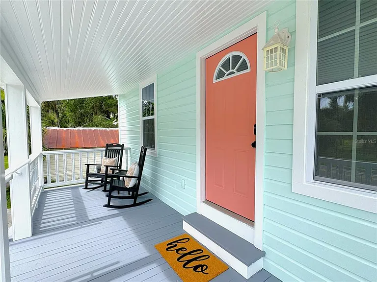 222 NE 1st Ave — Photo 3