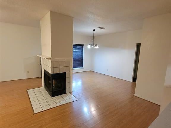 5th image of 1610 Clear Valley Dr